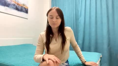 leila online show from November 3, 2:21 pm