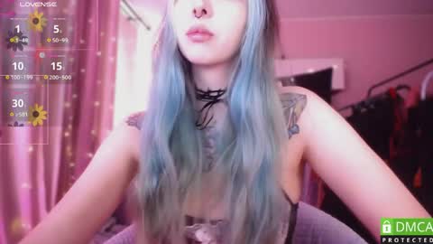 justmeowgirl online show from May 1, 5:43 am