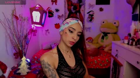 Snapshot of justmia_ chatting on December 29, 5:42 am Mia online show from December 29, 5:42 am
