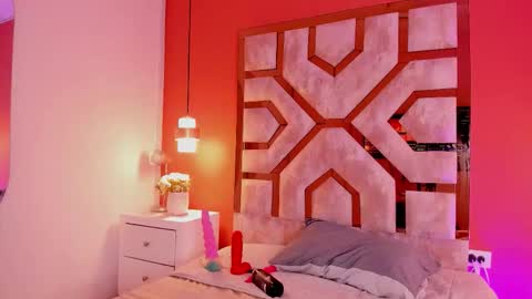 Mia online show from February 20, 6:26 am