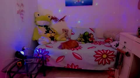 Snapshot of justmia_ chatting on February 25, 11:48 pm Mia online show from February 25, 11:48 pm