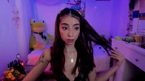 Snapshot of justmia_ chatting on January 18, 10:28 pm Mia online show from January 18, 10:28 pm