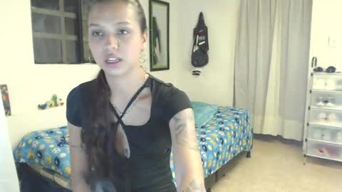 kaeliyh online show from April 24, 6:00 pm