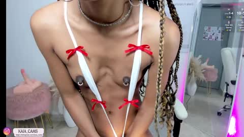 Snapshot of kaia_cam chatting on March 11, 11:44 am online show from March 11, 11:44 am