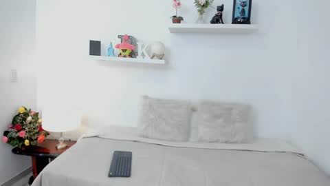 Snapshot of kailua_rose chatting on February 22, 7:32 pm KailuaRose online show from February 22, 7:32 pm