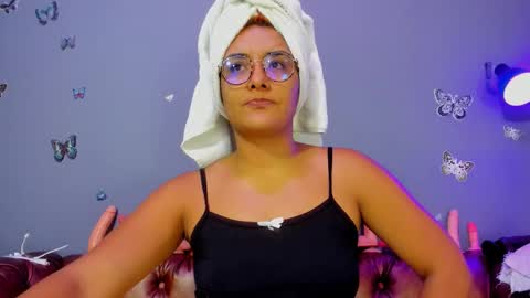 kaira_mosse_ online show from March 8, 11:58 am