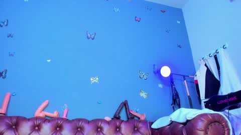 kaira_mosse_ online show from April 26, 1:42 pm