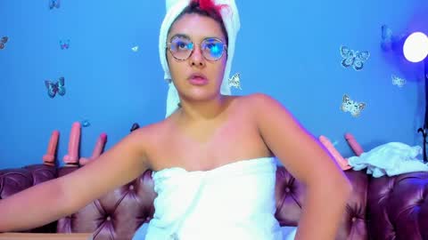 kaira_mosse_ online show from April 23, 12:29 pm