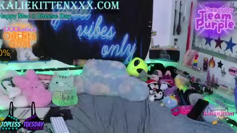 KalieKitten online show from July 14, 9:41 pm