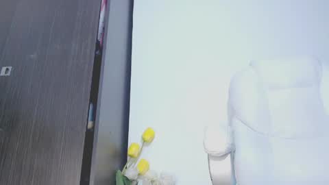 Hannah online show from June 8, 1:28 am