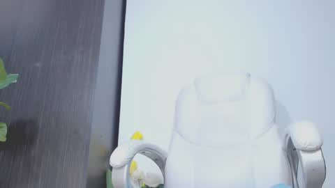 Hannah online show from June 10, 2:00 am