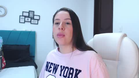 Snapshot of kam_lopez chatting on February 11, 10:18 pm Kamilalopez online show from February 11, 10:18 pm