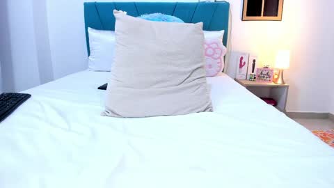 Kamilalopez online show from June 10, 1:49 am