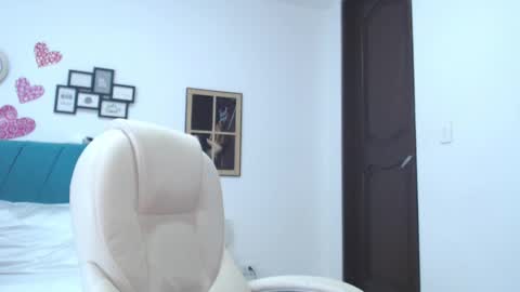 Snapshot of kam_lopez chatting on March 11, 10:53 pm Kamilalopez online show from March 11, 10:53 pm