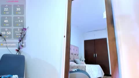    online show from March 25, 12:41 pm