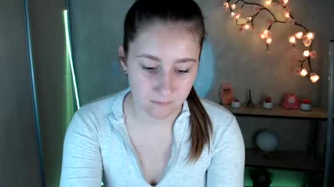 kamilla_love_ online show from June 12, 1:19 pm