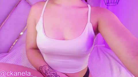 Snapshot of kanela_miller_ chatting on October 6, 12:44 pm Cami online show from October 6, 12:44 pm