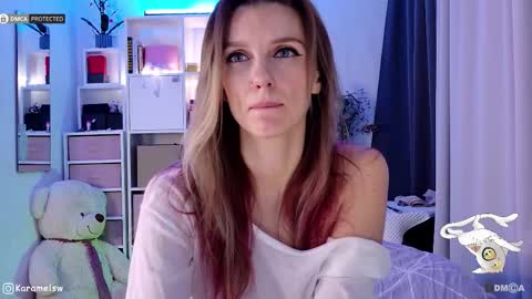 Julia online show from November 25, 12:13 am