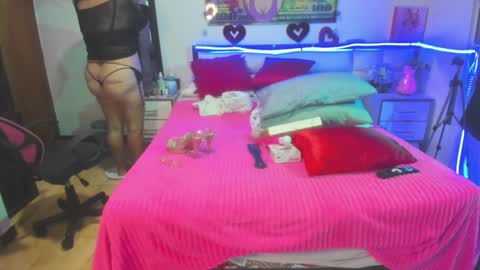 Snapshot of karen_milf_2 chatting on December 10, 3:09 am Karen online show from December 10, 3:09 am