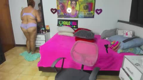 Snapshot of karen_milf_2 chatting on October 10, 3:55 am Karen online show from October 10, 3:55 am