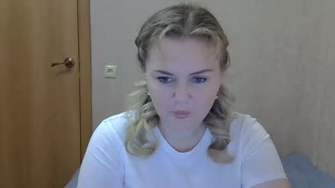 karennelsonx online show from November 26, 2:07 pm