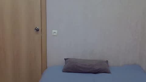 karennelsonx online show from April 22, 8:00 am