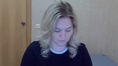 karennelsonx online show from April 23, 12:29 pm