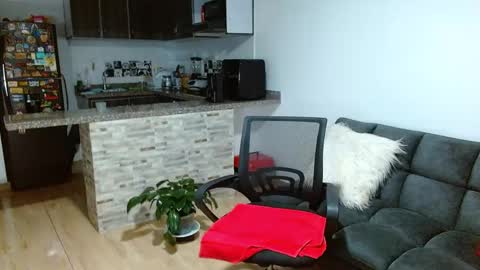 karime lee online show from April 21, 8:10 am