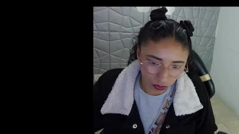 karinaa_m_ online show from January 13, 7:29 pm
