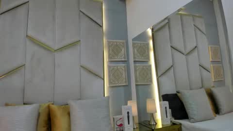 karinaacox online show from April 19, 12:38 pm