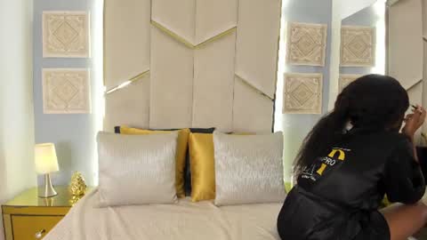 karinaacox online show from June 12, 12:13 pm