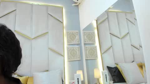 karinaacox online show from April 22, 12:35 pm