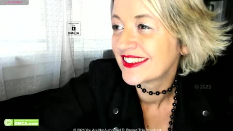 karinabrando online show from September 29, 9:03 am