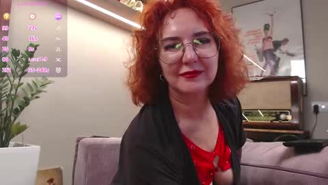 KarinaRouge online show from October 18, 1:47 pm