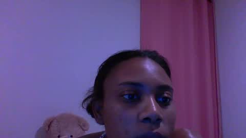 Snapshot of karinegigi chatting on February 12, 2:24 am Karinegigi online show from February 12, 2:24 am