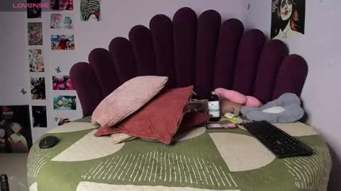 karen online show from April 18, 5:32 am