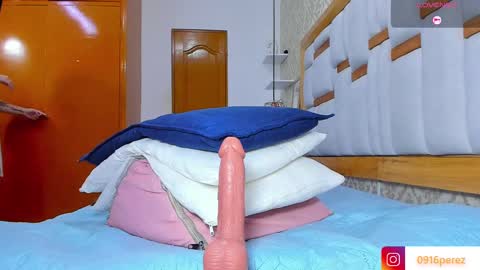 Snapshot of karla_wonderful chatting on October 2, 7:41 pm karolina online show from October 2, 7:41 pm