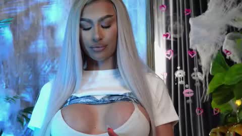 KarlaBart online show from October 27, 8:14 pm