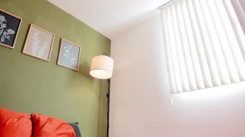 Karlye online show from October 6, 1:39 pm