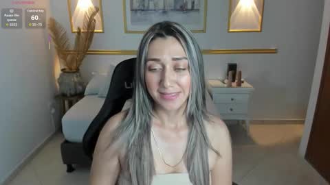 karlyy_ online show from November 24, 8:44 pm