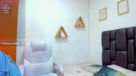 Snapshot of karol_bustamante chatting on October 14, 11:57 am Karol online show from October 14, 11:57 am