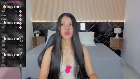 karol_cortes online show from April 29, 1:25 pm