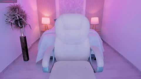 karol_priston online show from April 23, 3:25 am