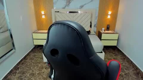 Karoll online show from March 2, 7:09 pm