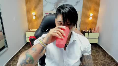 Karoll online show from April 24, 7:27 pm