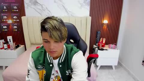 Snapshot of karolandluna chatting on March 10, 2:39 am Karoll online show from March 10, 2:39 am