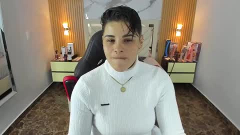 Snapshot of karolandluna chatting on October 4, 7:40 pm Karoll online show from October 4, 7:40 pm