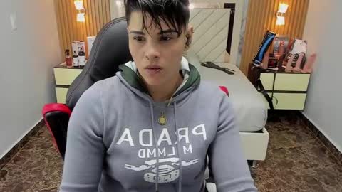 Snapshot of karolandluna chatting on September 29, 2:49 am Karoll online show from September 29, 2:49 am