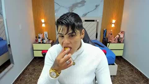 Snapshot of karolandluna chatting on October 15, 2:47 am Karoll online show from October 15, 2:47 am