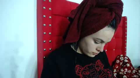 Snapshot of karolay_su chatting on March 10, 4:17 am ARIANNA online show from March 10, 4:17 am